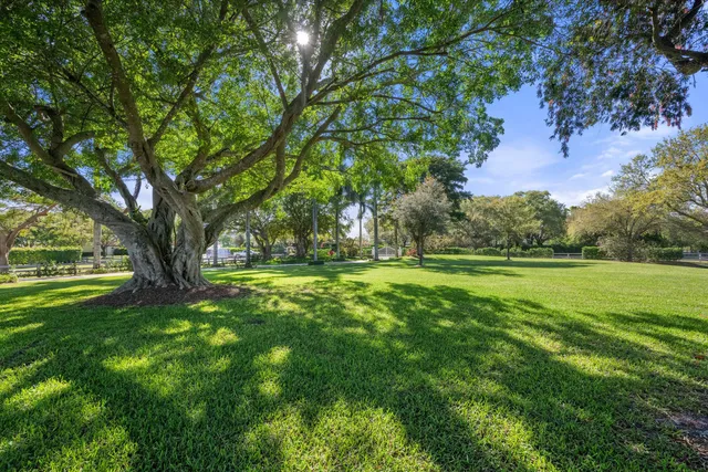 $6,500,000 | 3220 Santa Barbara Drive, Wellington, FL 33414