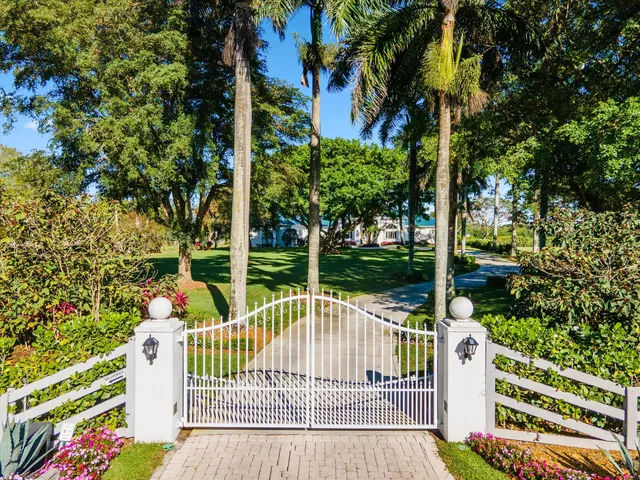 $6,500,000 | 3220 Santa Barbara Drive, Wellington, FL 33414
