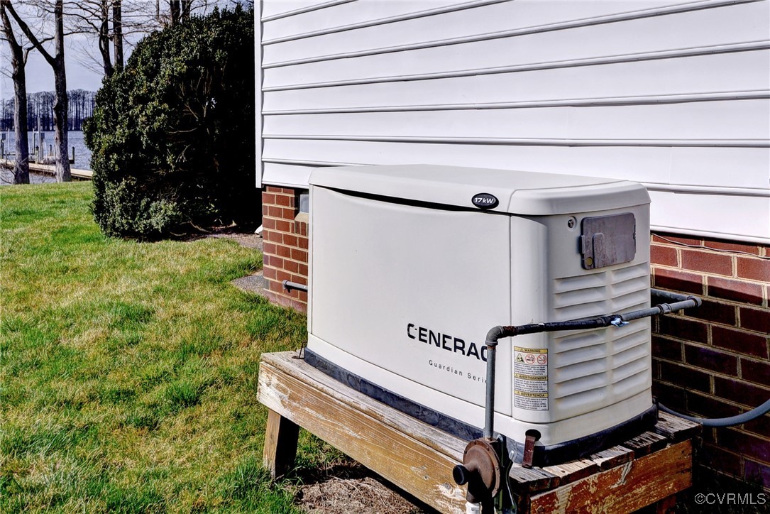 Gas generator