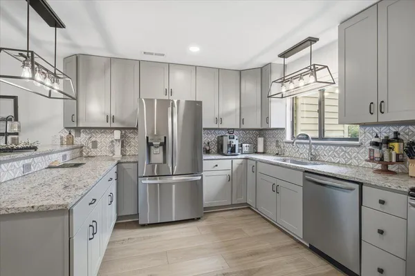 $599,000 | 219 Shoreline Drive, Unit 122, Moneta, VA 24121