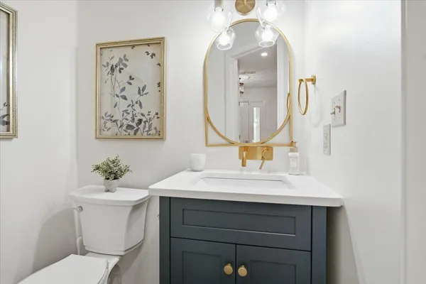 $599,000 | 219 Shoreline Drive, Unit 122, Moneta, VA 24121