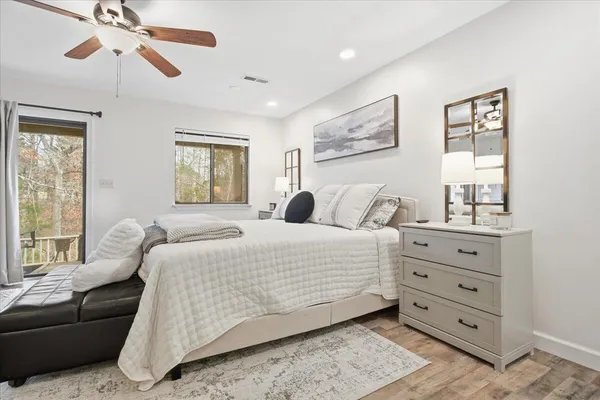 $599,000 | 219 Shoreline Drive, Unit 122, Moneta, VA 24121