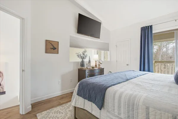 $599,000 | 219 Shoreline Drive, Unit 122, Moneta, VA 24121