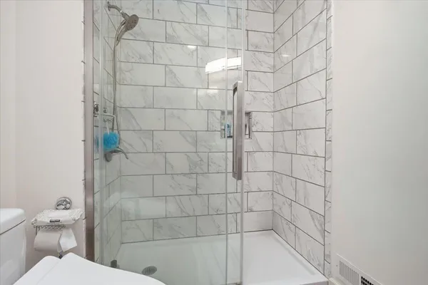 $599,000 | 219 Shoreline Drive, Unit 122, Moneta, VA 24121