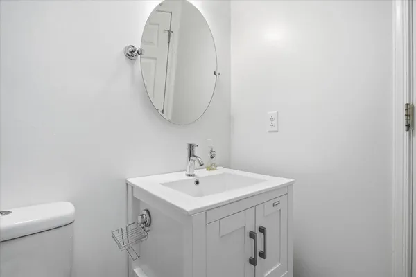 $599,000 | 219 Shoreline Drive, Unit 122, Moneta, VA 24121