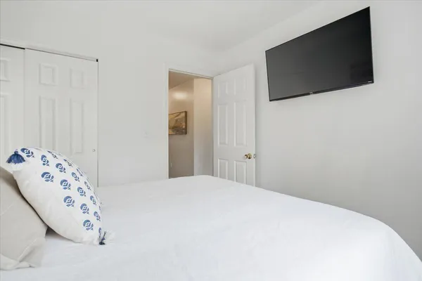 $599,000 | 219 Shoreline Drive, Unit 122, Moneta, VA 24121