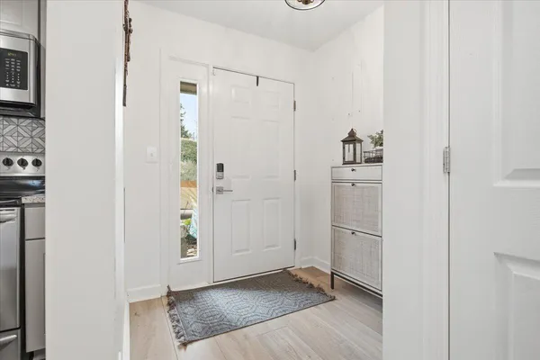 $599,000 | 219 Shoreline Drive, Unit 122, Moneta, VA 24121