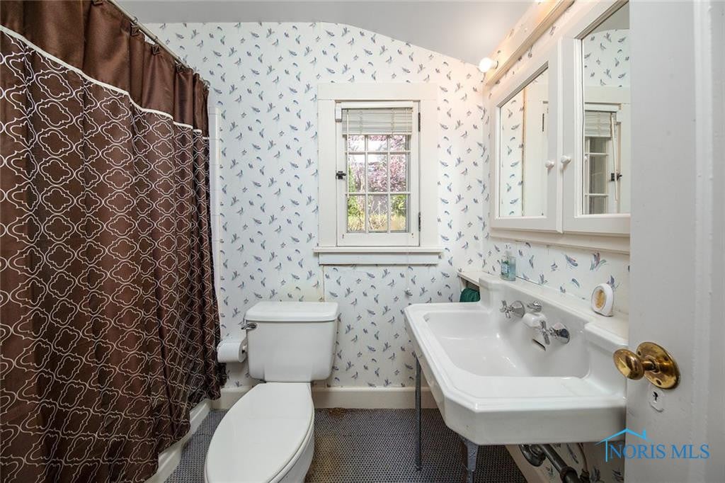 4631 Farmington Road Toledo, OH 43623 - Photo 27 of 50 Gallery Image 27