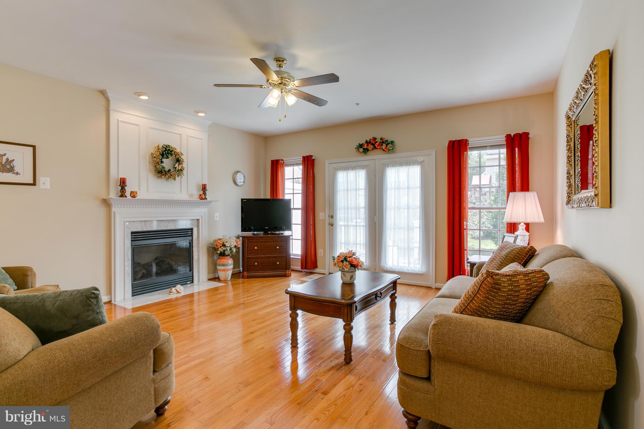 8231 Academy Road, Unit 31 Ellicott City, MD 21043 - Photo 9 of 30 Living Room