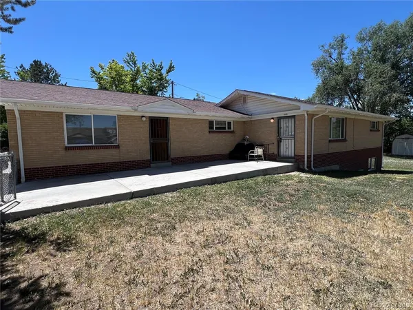 $2,350 | 947 South Benton Street, Lakewood, CO 80226