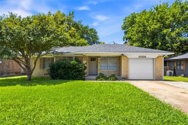 $1,850 | 1006 North Grant Drive, Sherman, TX 75092