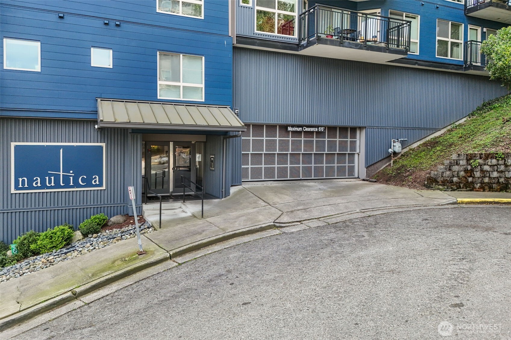 701 Galer Street, Unit 505 Seattle, WA 98109 - Photo 37 of 40