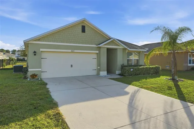 $2,100 | 2633 Grand Central Avenue, Tavares, FL 32778