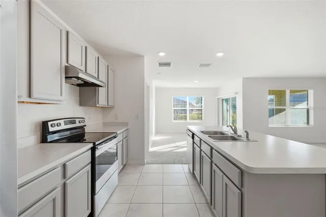 $2,100 | 2633 Grand Central Avenue, Tavares, FL 32778