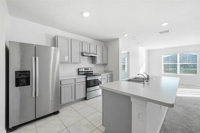 $2,100 | 2633 Grand Central Avenue, Tavares, FL 32778