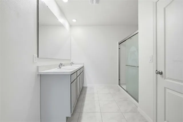 $2,100 | 2633 Grand Central Avenue, Tavares, FL 32778