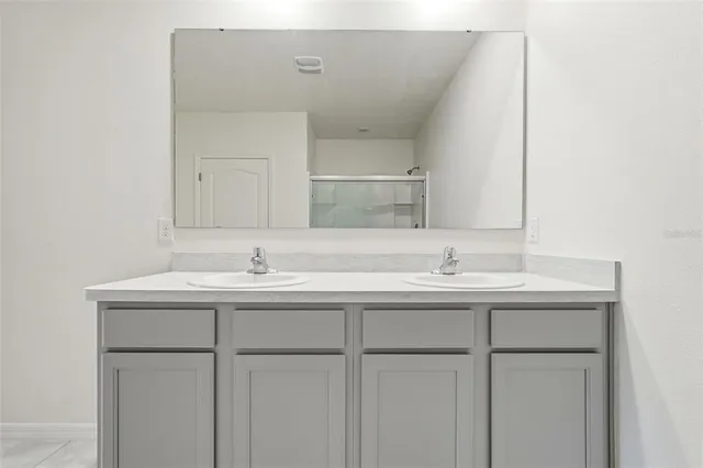 $2,100 | 2633 Grand Central Avenue, Tavares, FL 32778