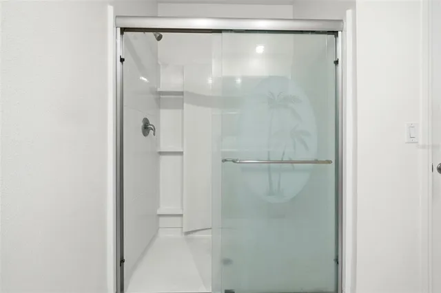 $2,100 | 2633 Grand Central Avenue, Tavares, FL 32778