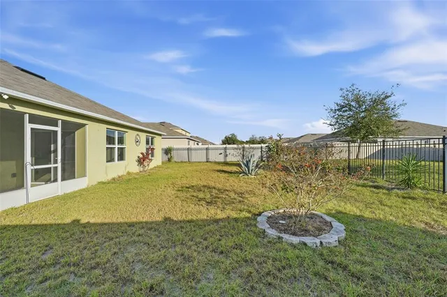 $2,100 | 2633 Grand Central Avenue, Tavares, FL 32778