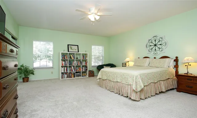 $137,000 | 17631 Red Oak Drive, Unit 7631, Houston, TX 77090