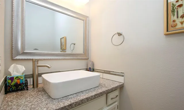 $137,000 | 17631 Red Oak Drive, Unit 7631, Houston, TX 77090