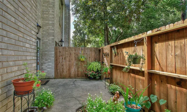 $137,000 | 17631 Red Oak Drive, Unit 7631, Houston, TX 77090