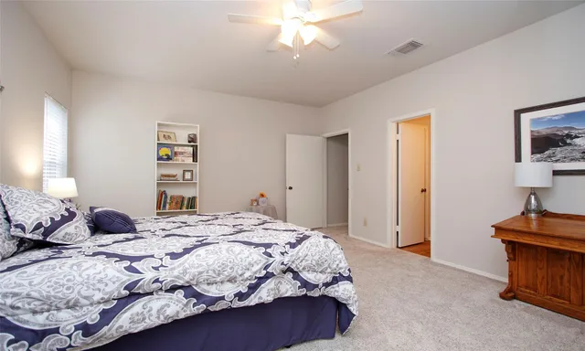 $137,000 | 17631 Red Oak Drive, Unit 7631, Houston, TX 77090