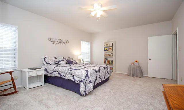 $137,000 | 17631 Red Oak Drive, Unit 7631, Houston, TX 77090