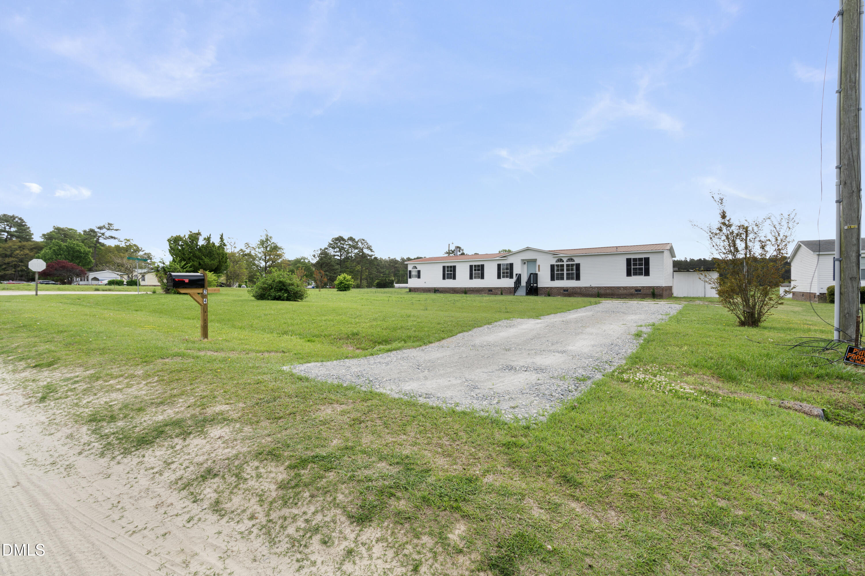 2048 Town Crier Road Kinston, NC 28504 - Photo 5 of 48 DSC09430