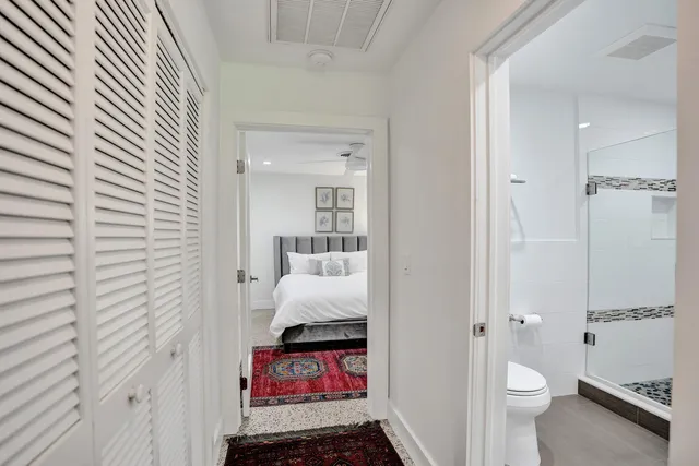 a en suite bathroom with a toilet