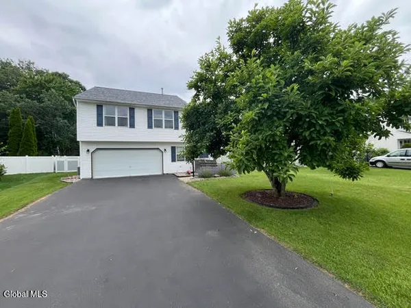 $349,900 | 1104 Regal Court, Glenville, NY 12302