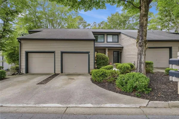 $325,000 | 5005 Gardenia Circle, Marietta, GA 30068