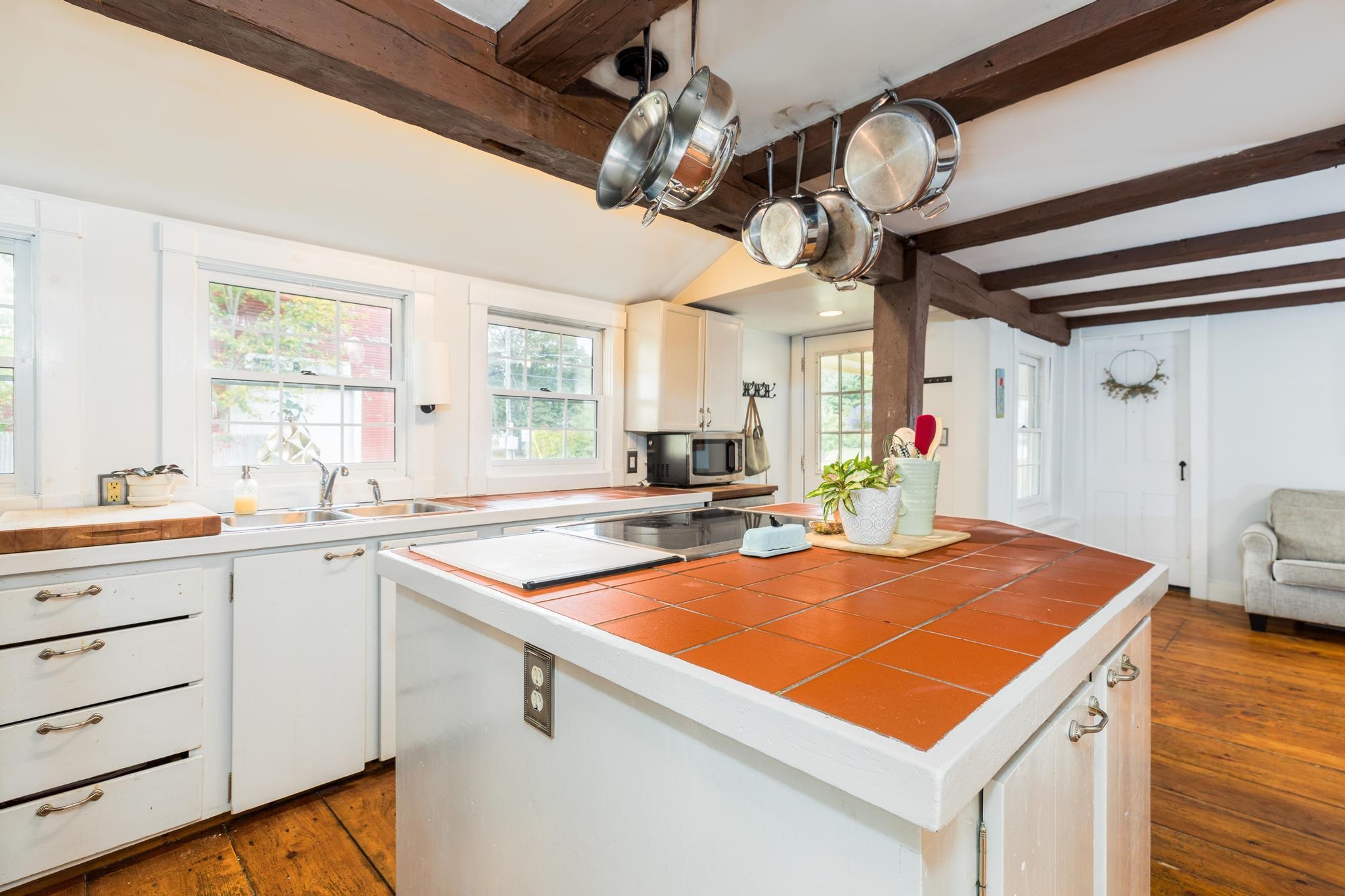 1 Grant Road Newmarket, NH 03857 - Photo 5 of 40 Gallery Image 5