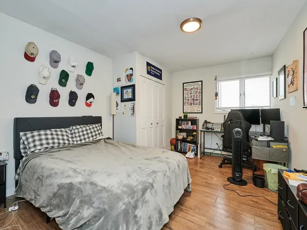 $6,500 | 241 E Street, Unit 1, Boston, MA 02127