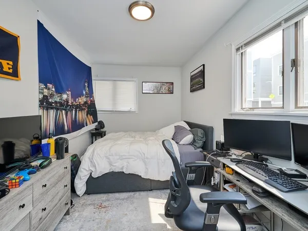 $6,500 | 241 E Street, Unit 1, Boston, MA 02127