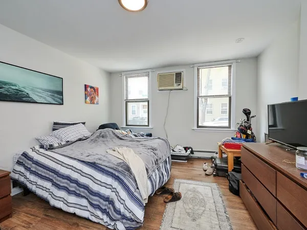 $6,500 | 241 E Street, Unit 1, Boston, MA 02127