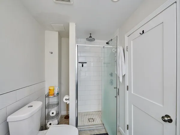 $6,500 | 241 E Street, Unit 1, Boston, MA 02127