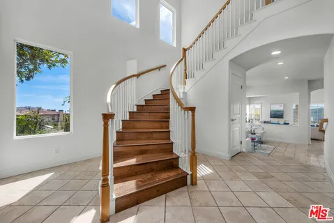 $11,500 | 16730 Calle De Catalina, Pacific Palisades, CA 90272