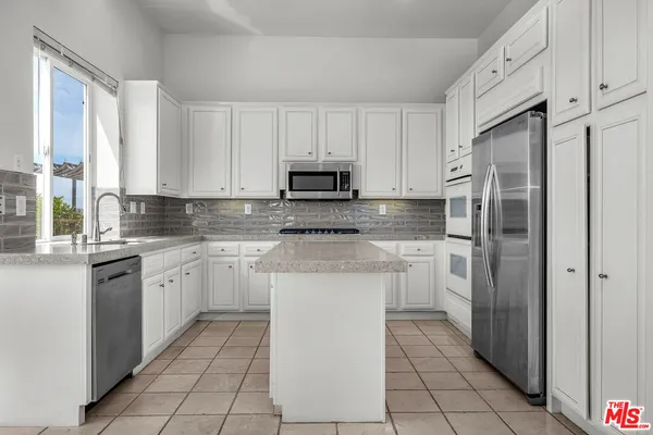 $11,500 | 16730 Calle De Catalina, Pacific Palisades, CA 90272