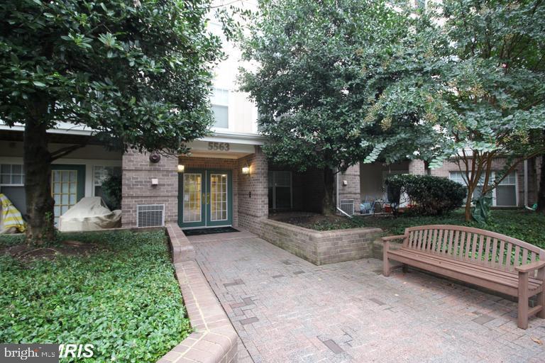 5563 Seminary Road, Unit 211 Falls Church, VA 22041 - Photo 2 of 10