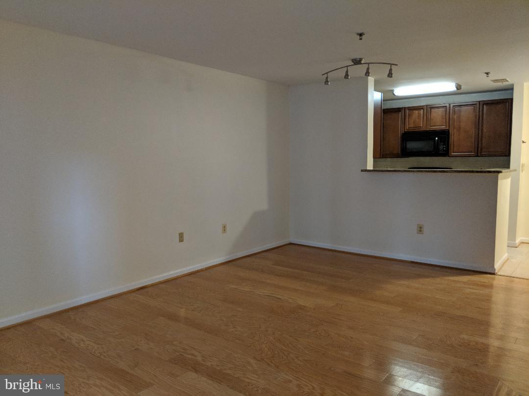 5563 Seminary Road, Unit 211 Falls Church, VA 22041 - Photo 6 of 10 Living room/dining room