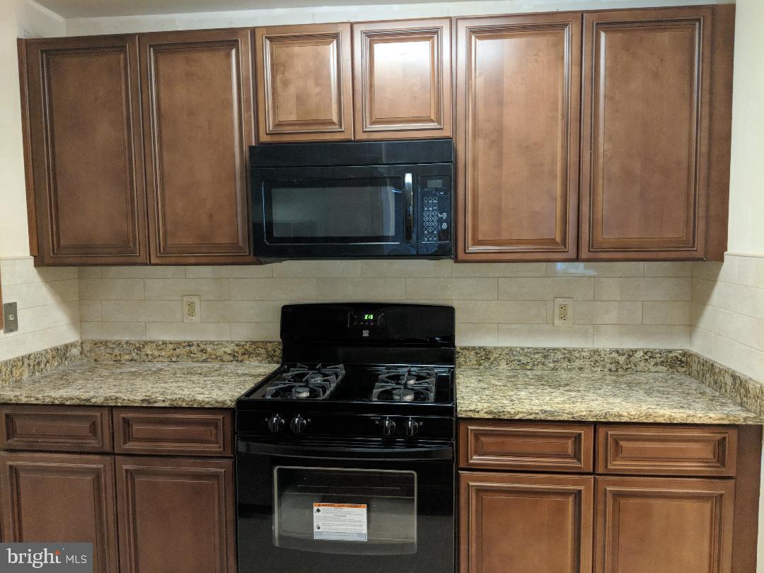 5563 Seminary Road, Unit 211 Falls Church, VA 22041 - Photo 7 of 10 Updated kitchen