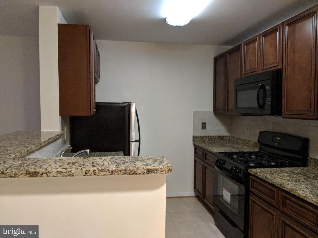 5563 Seminary Road, Unit 211 Falls Church, VA 22041 - Photo 8 of 10 Galley Kitchen
