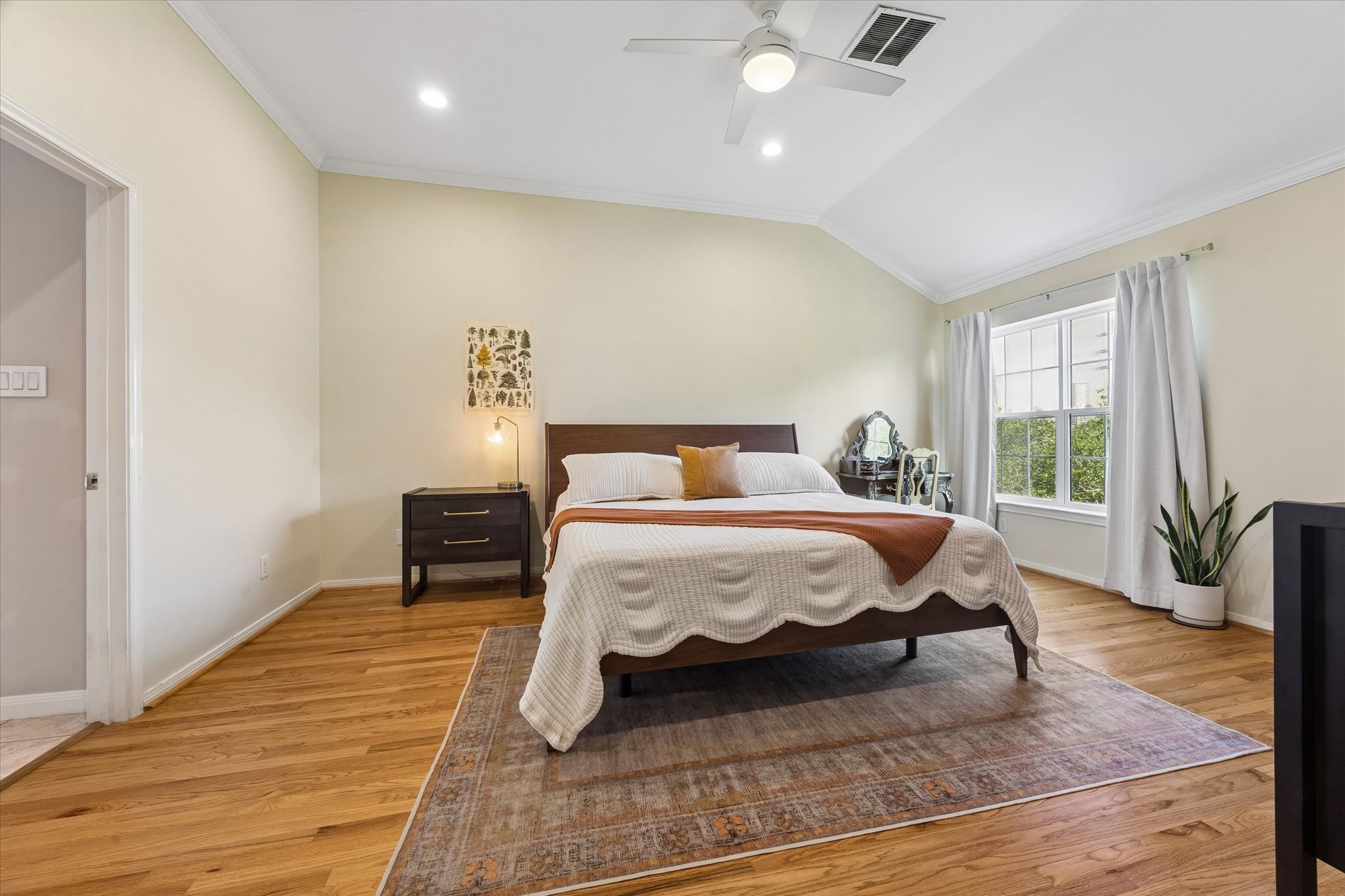 306 Fargo Street Houston, TX 77006 - Photo 15 of 35