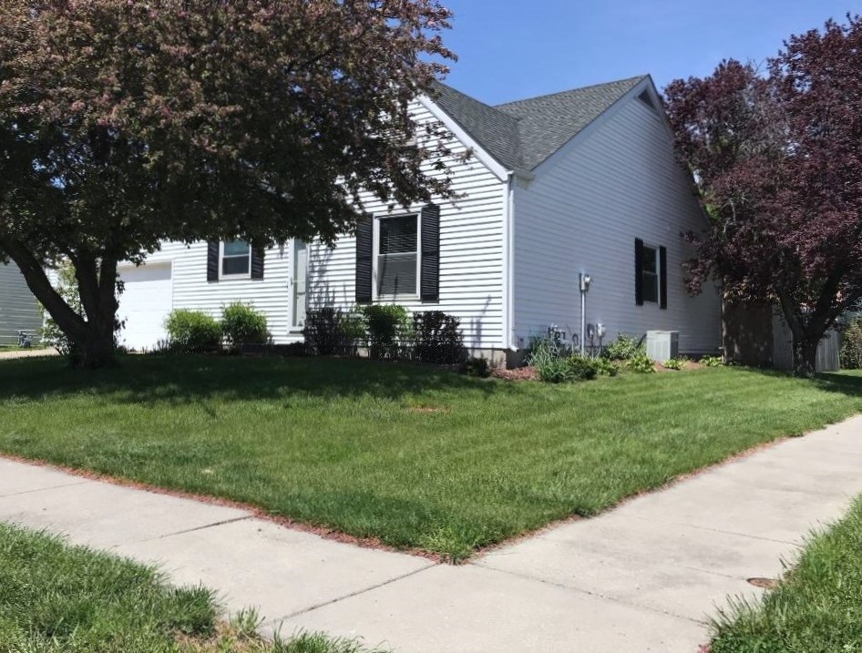 4017 Hoffman Drive Springfield, IL 62707 - Photo 2 of 10