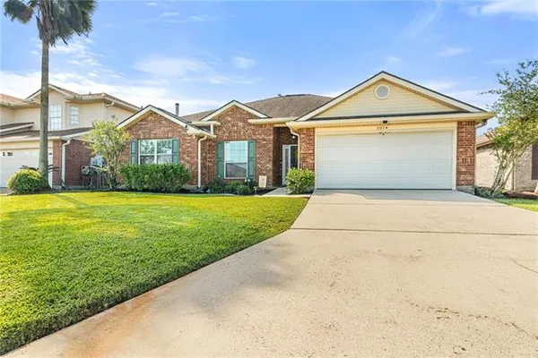 $275,000 | 2014 North Village Green Street, Harvey, LA 70058
