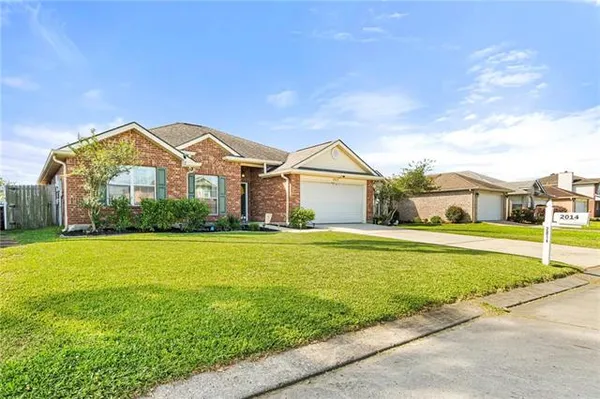 $275,000 | 2014 North Village Green Street, Harvey, LA 70058