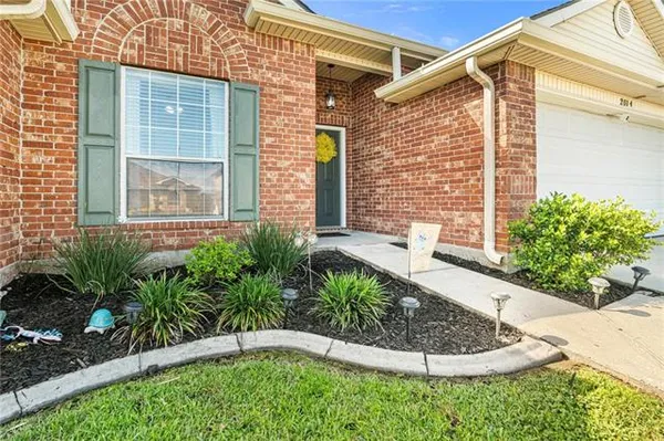$275,000 | 2014 North Village Green Street, Harvey, LA 70058