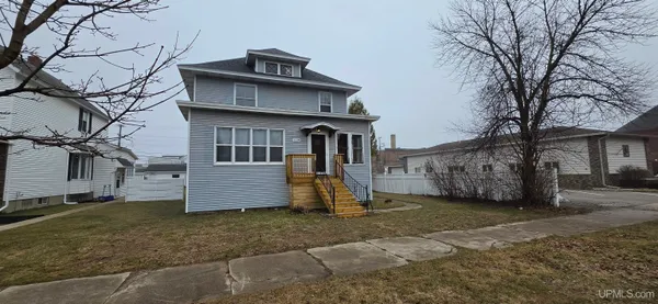 $255,000 | 1114 1st Avenue South, Escanaba, MI 49829