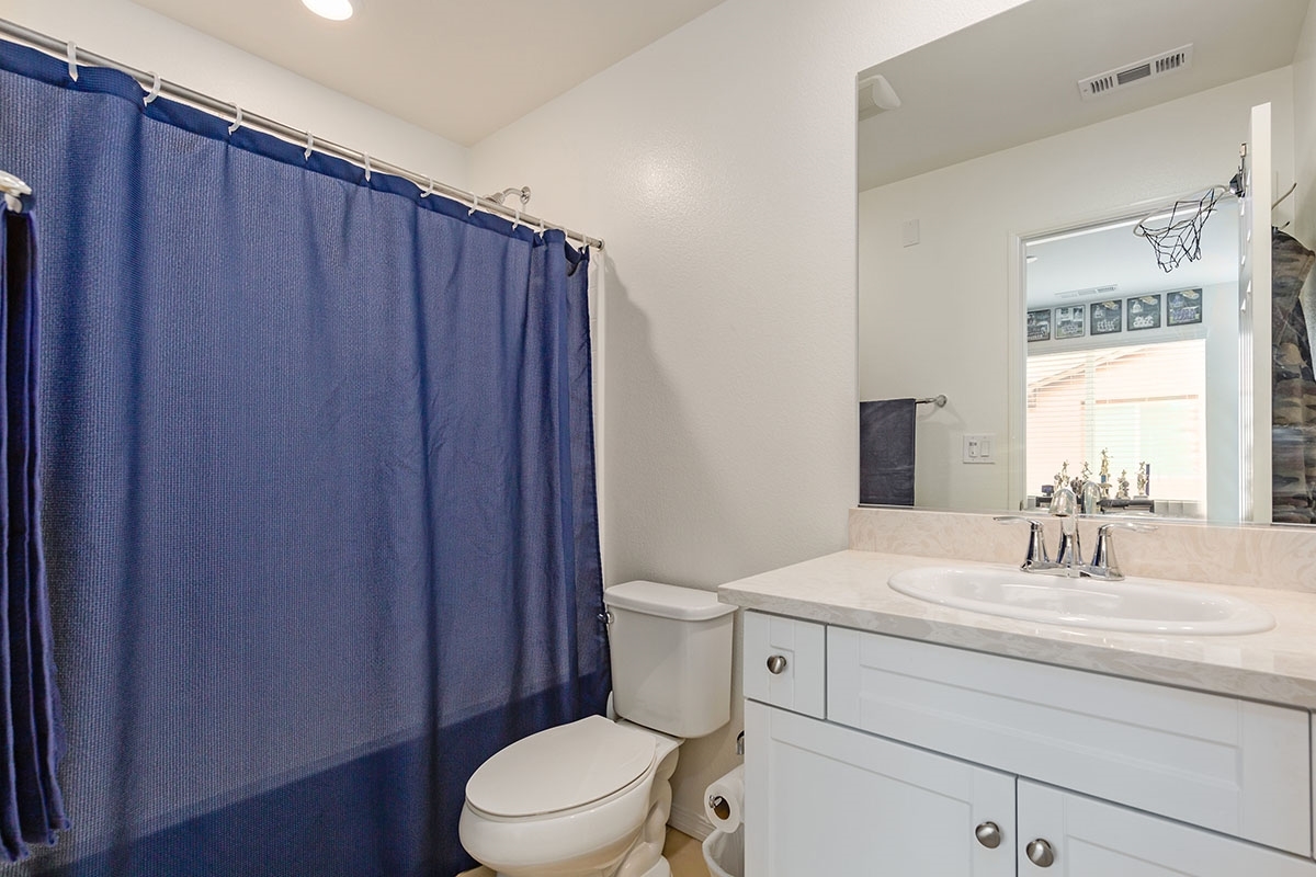 2770 Sparta Road, Unit 2 Chula Vista, CA 91915 - Photo 18 of 25 FULL Bath in Bedroom #2